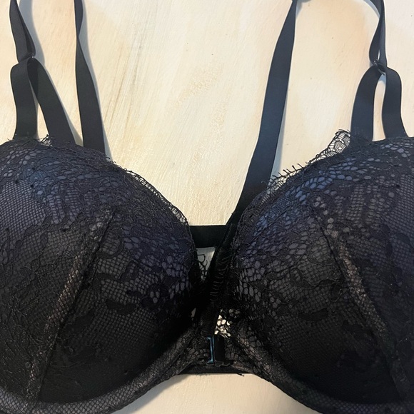 Victoria’s Secret 32C Black Lace Strappy Side Front Closure Push Up Bra - Picture 2 of 5